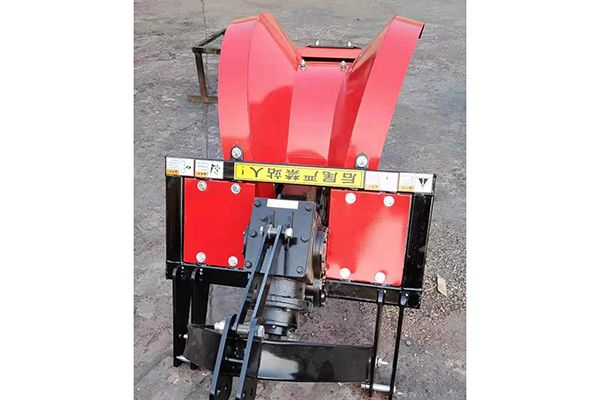 中置開(kāi)溝機(jī)